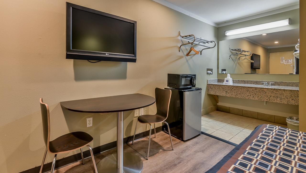 Budgetel Inn And Suites Raleigh Bagian luar foto