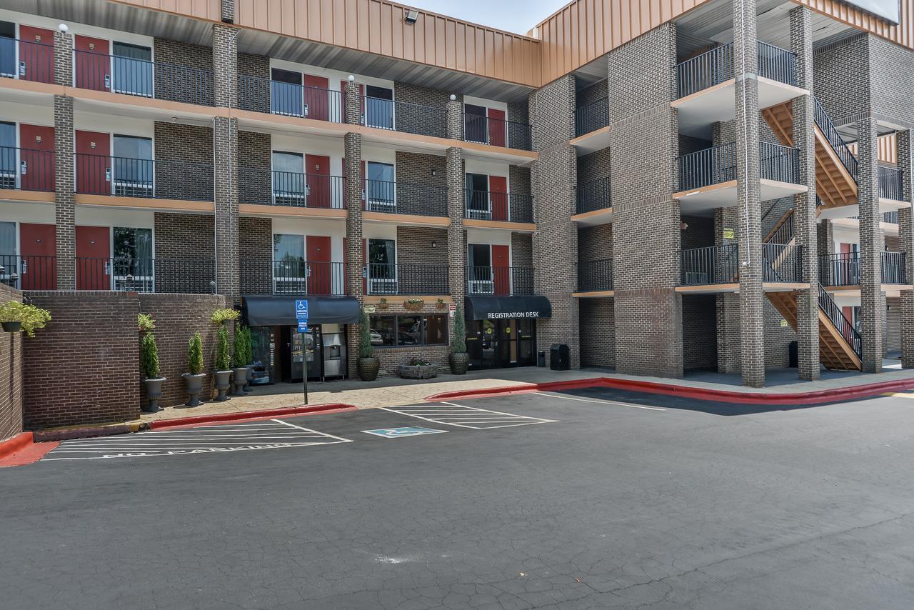 Budgetel Inn And Suites Raleigh Bagian luar foto